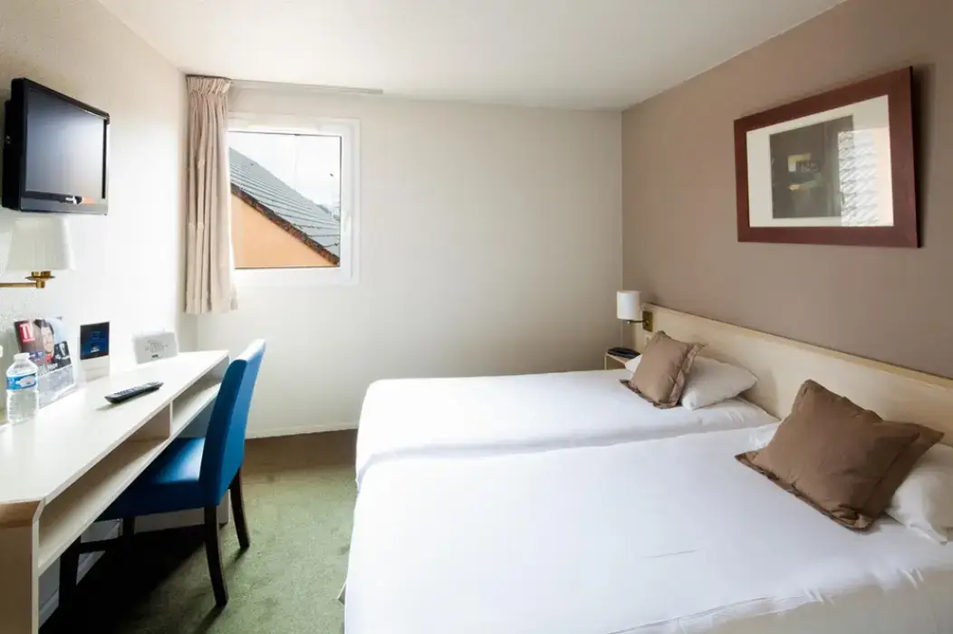 Comfort Hotel Orleans Saran 9