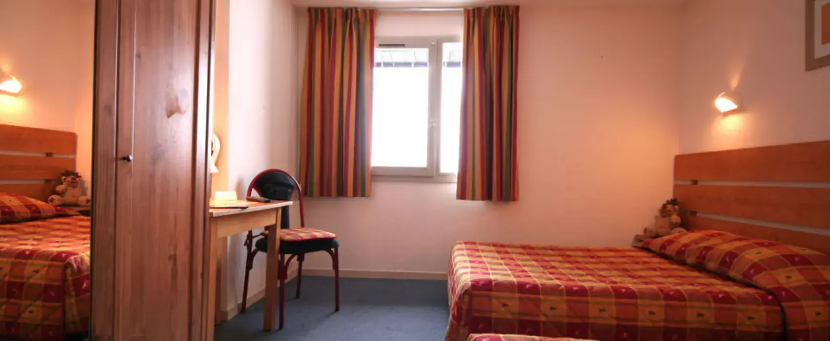 Hôtel les Ecrins 7