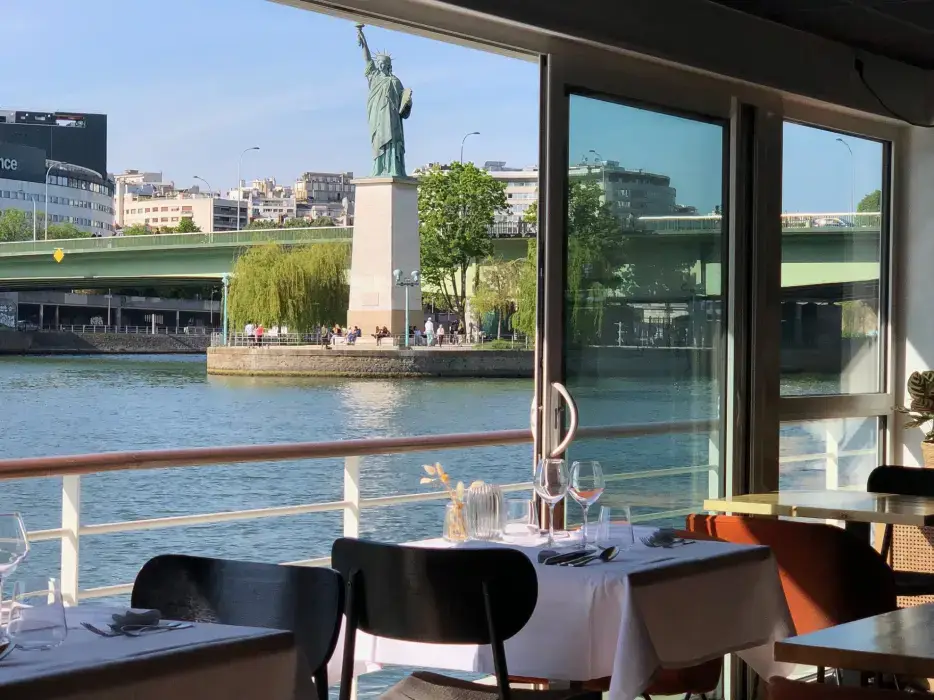 Quai Liberté 8