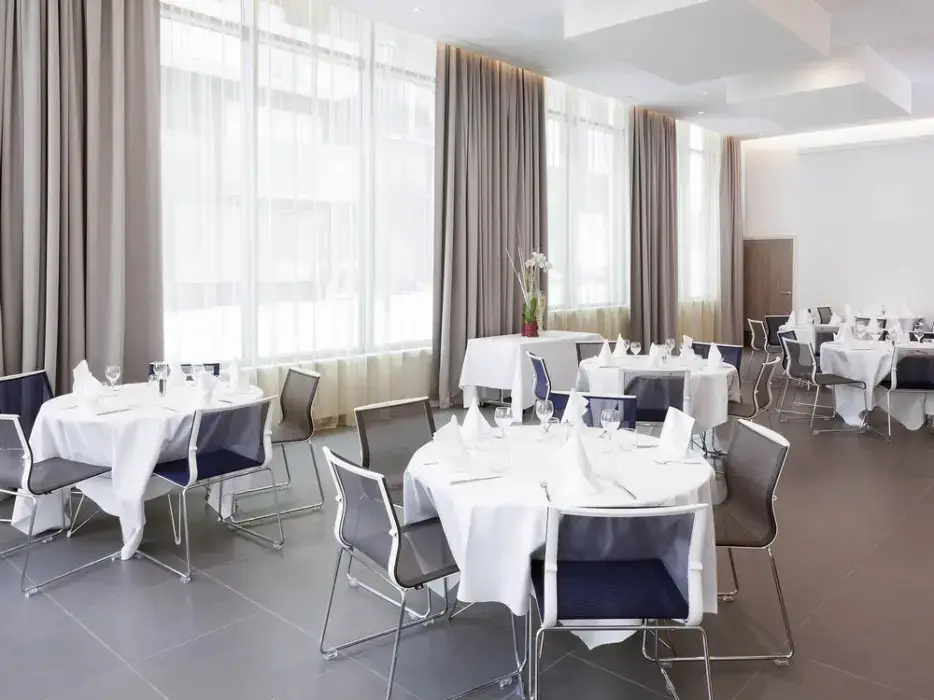 Novotel Paris Saint Denis Stade Basilique 3