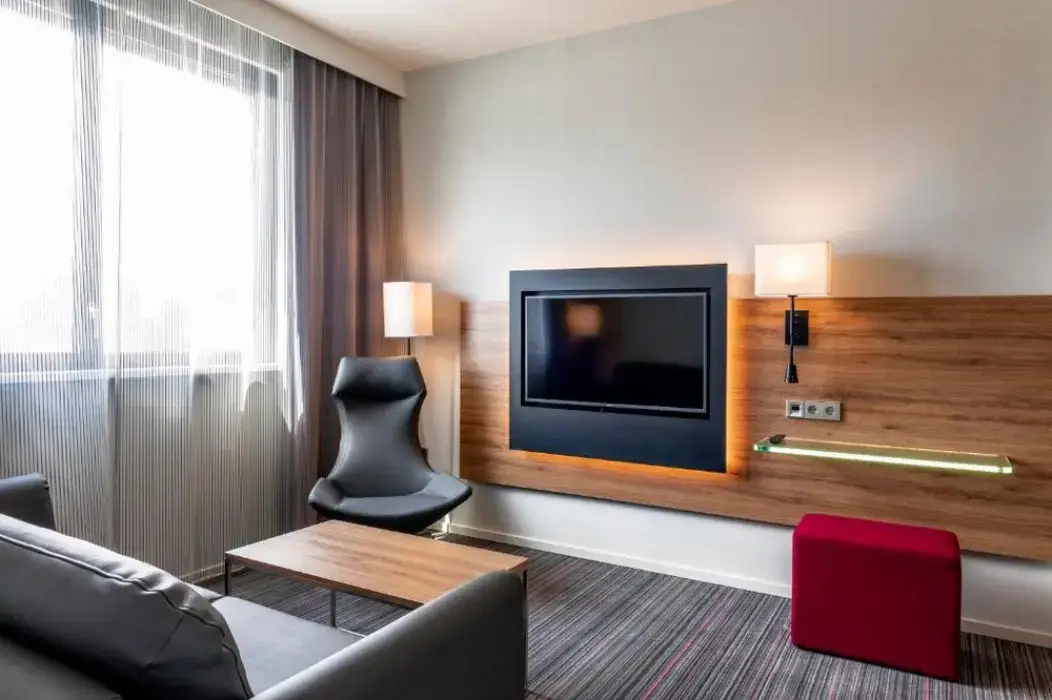 Moxy Paris Charles de Gaulle Airport 8