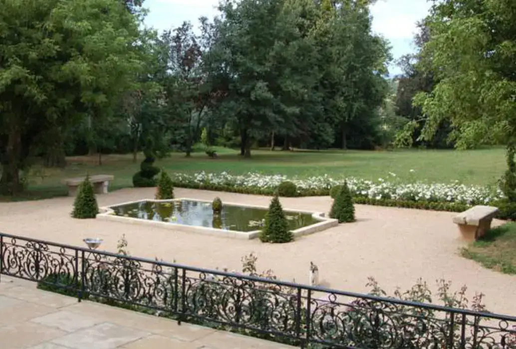 Château de Luponnas 10
