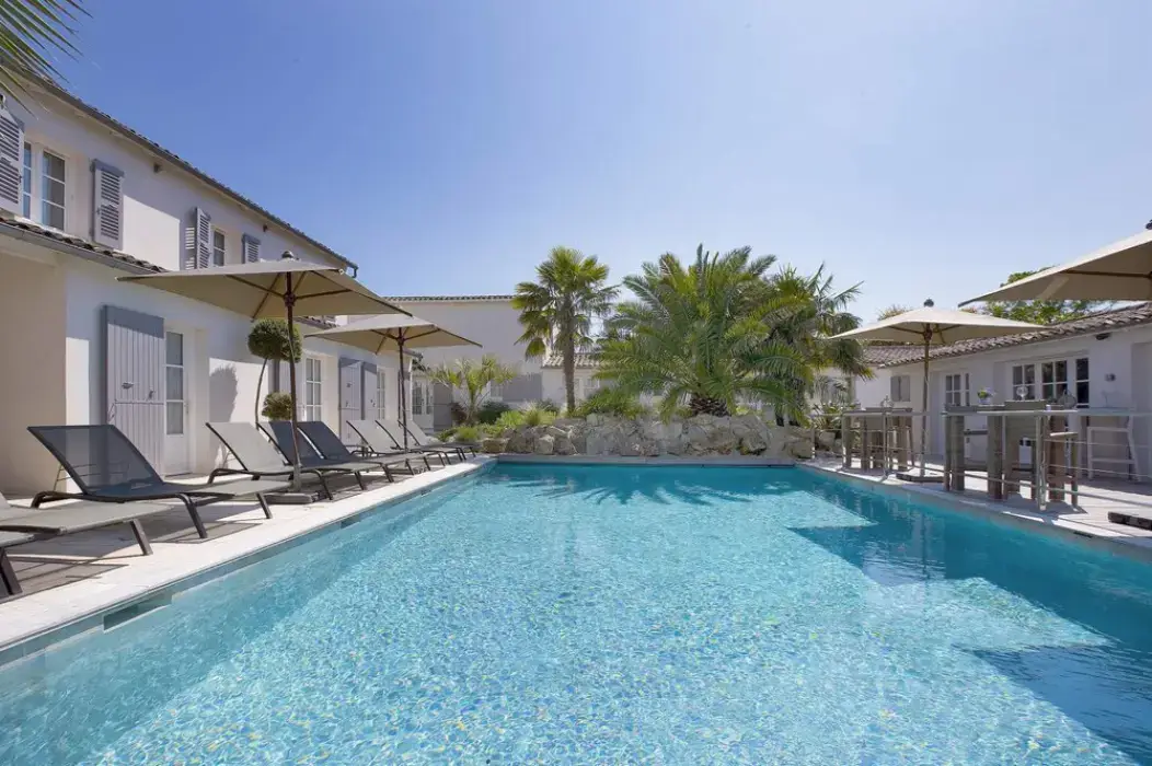 Le Clos Saint-Martin Hôtel & SPA