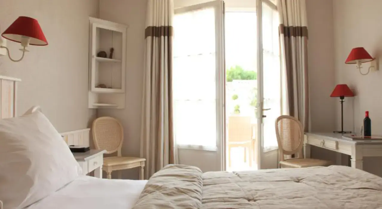 Le Clos Saint-Martin Hôtel & SPA 5