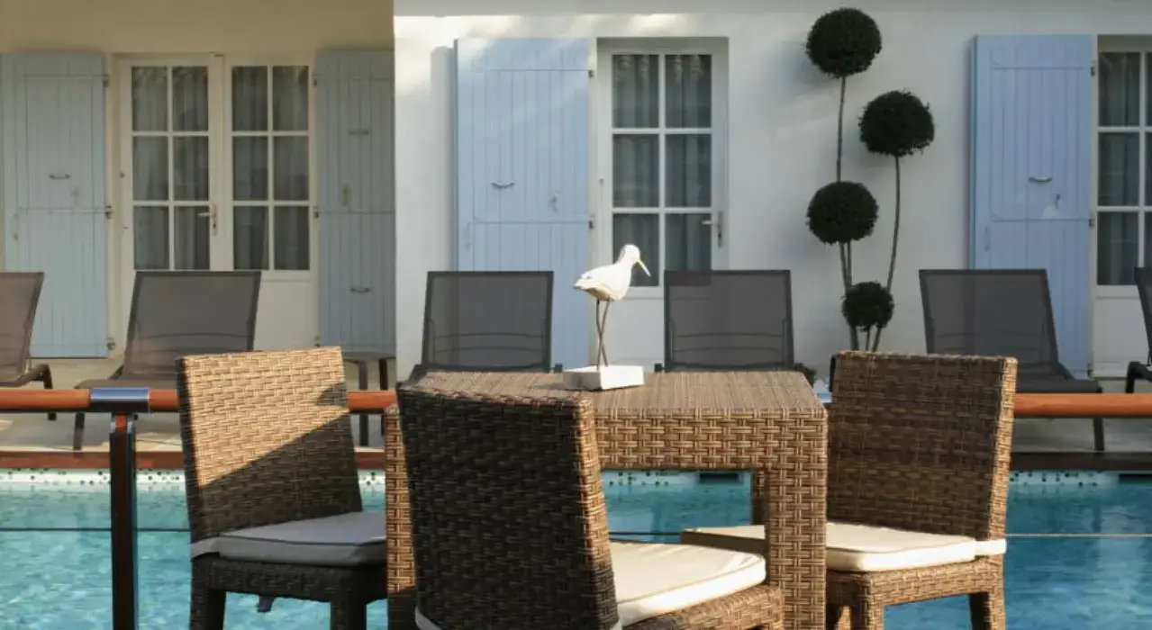 Le Clos Saint-Martin Hôtel & SPA 6