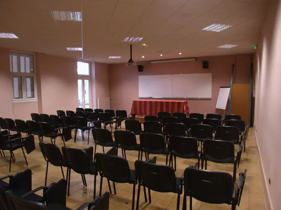Centre le Mistral 2