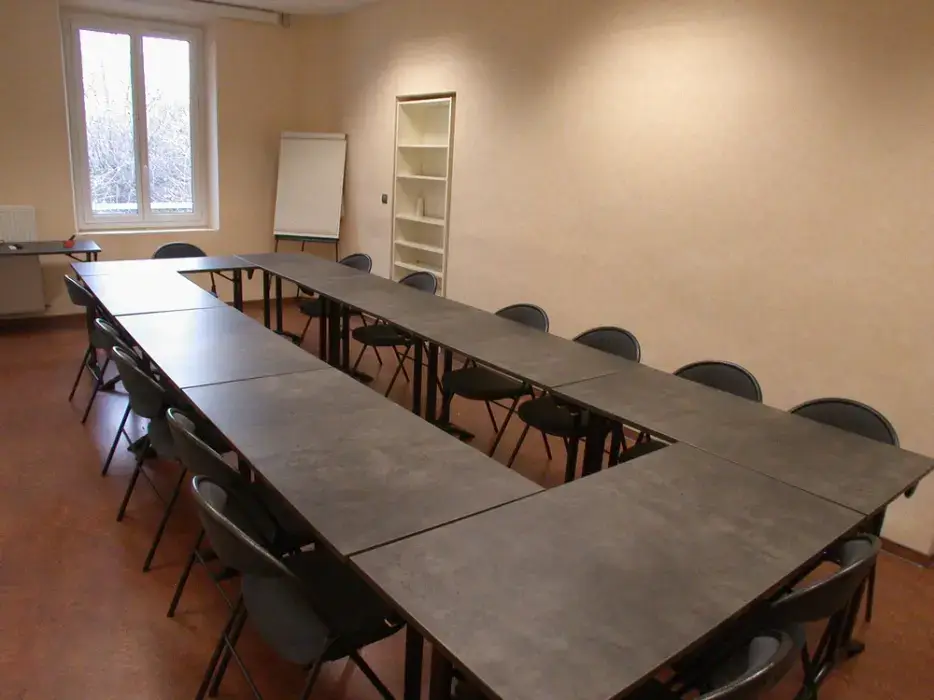 Centre le Mistral 6