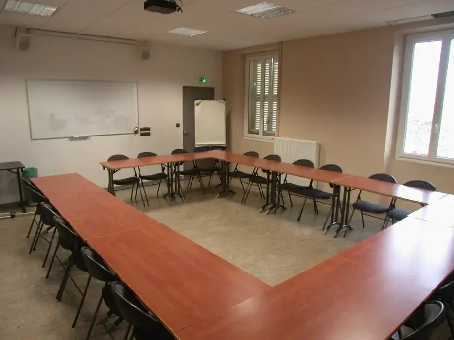 Centre le Mistral 7
