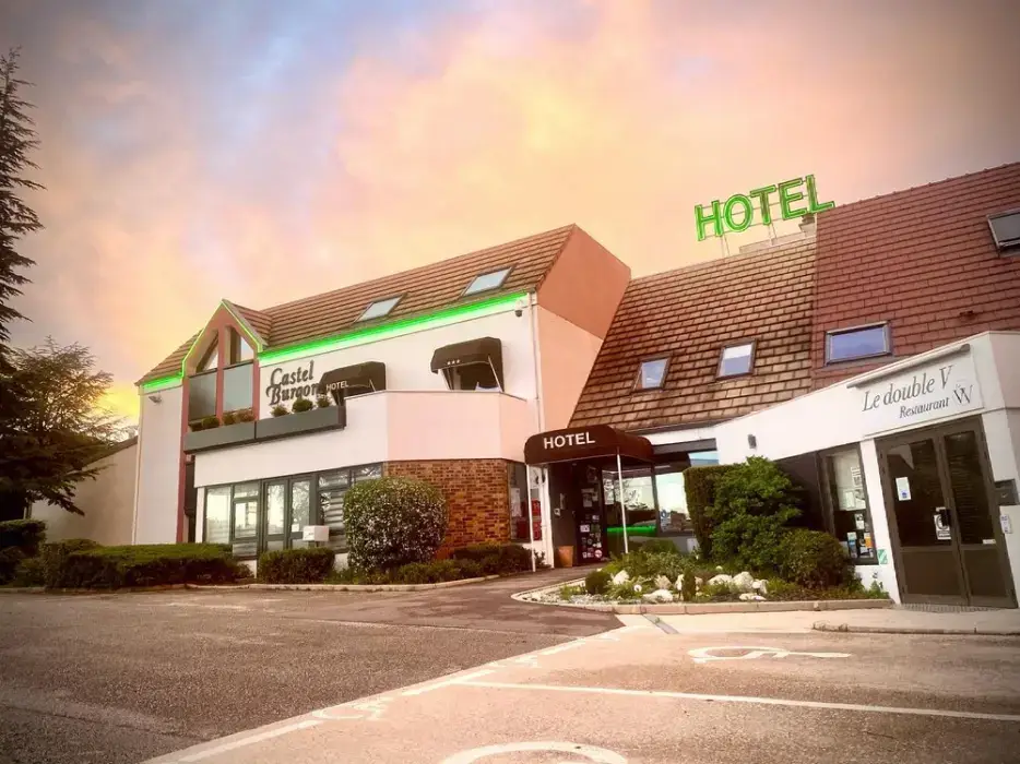 Hôtel Castel Burgond et Le double V restaurant