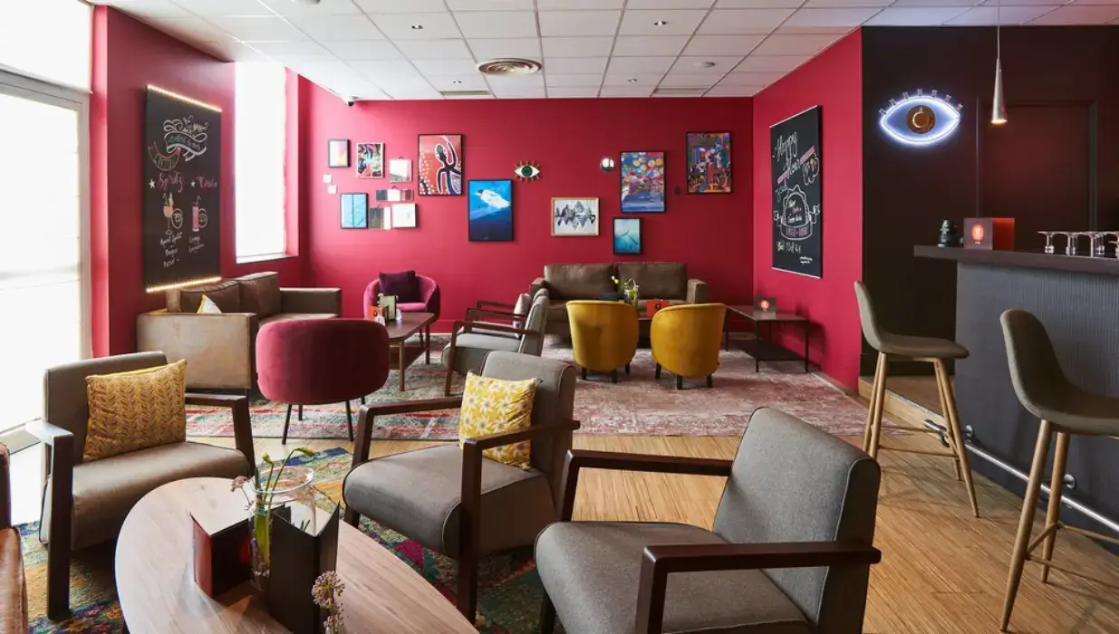 Best Western Plus Paris Saclay 17