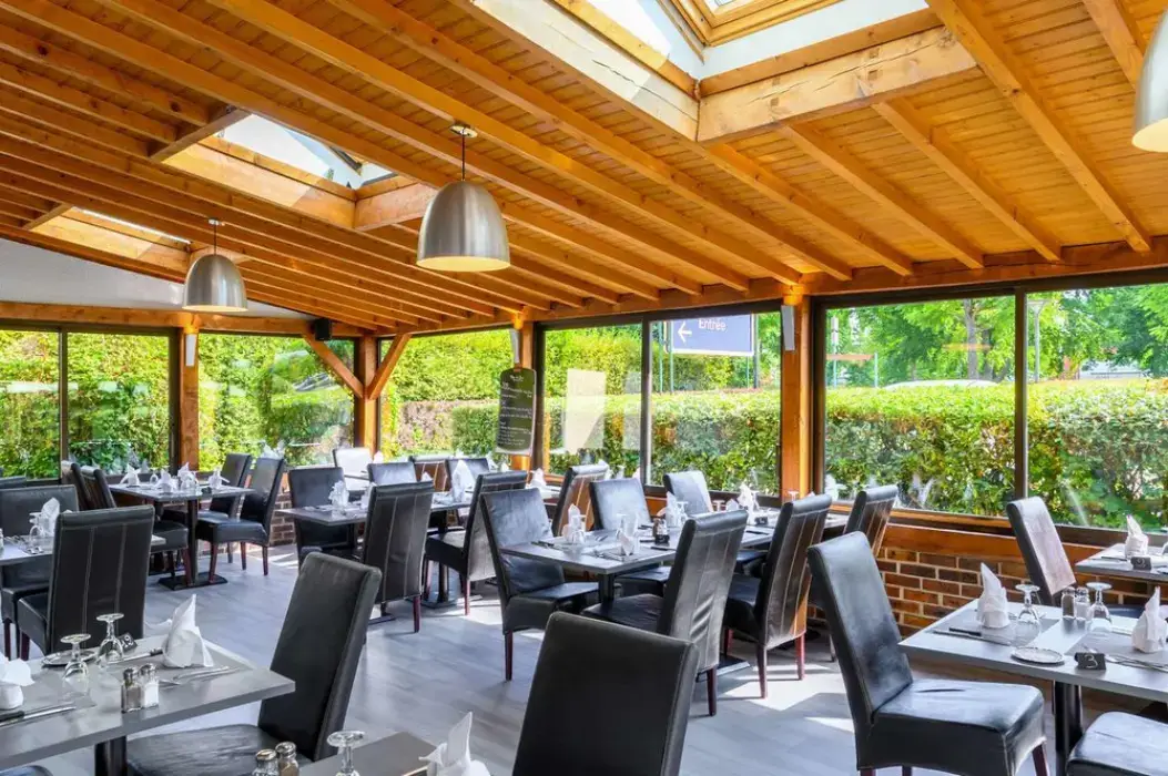 Comfort Hotel Evreux 4