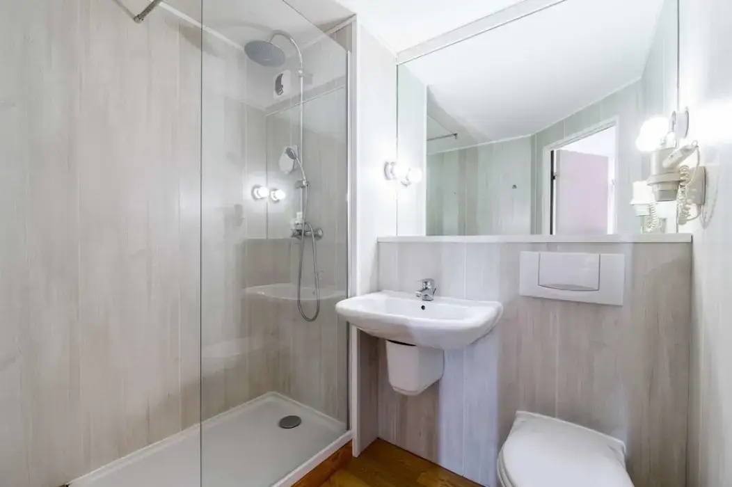 Comfort Hotel Evreux 8