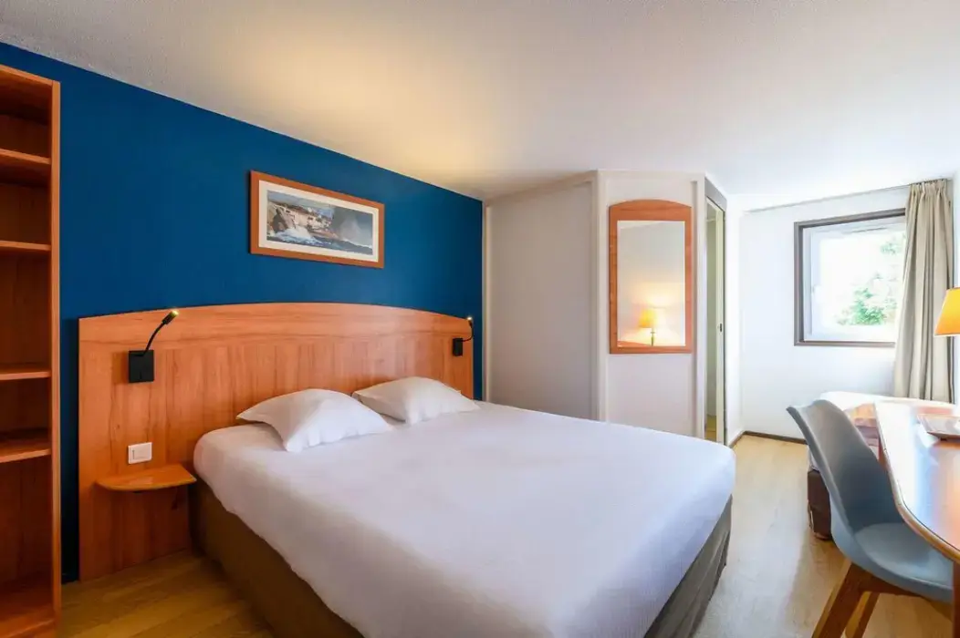 Comfort Hotel Evreux 11