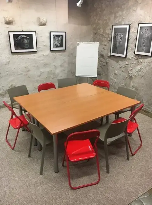 L'Hôte Bureau 2