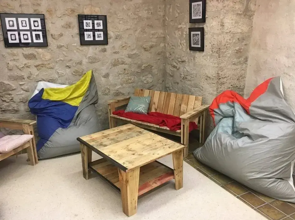 L'Hôte Bureau 3