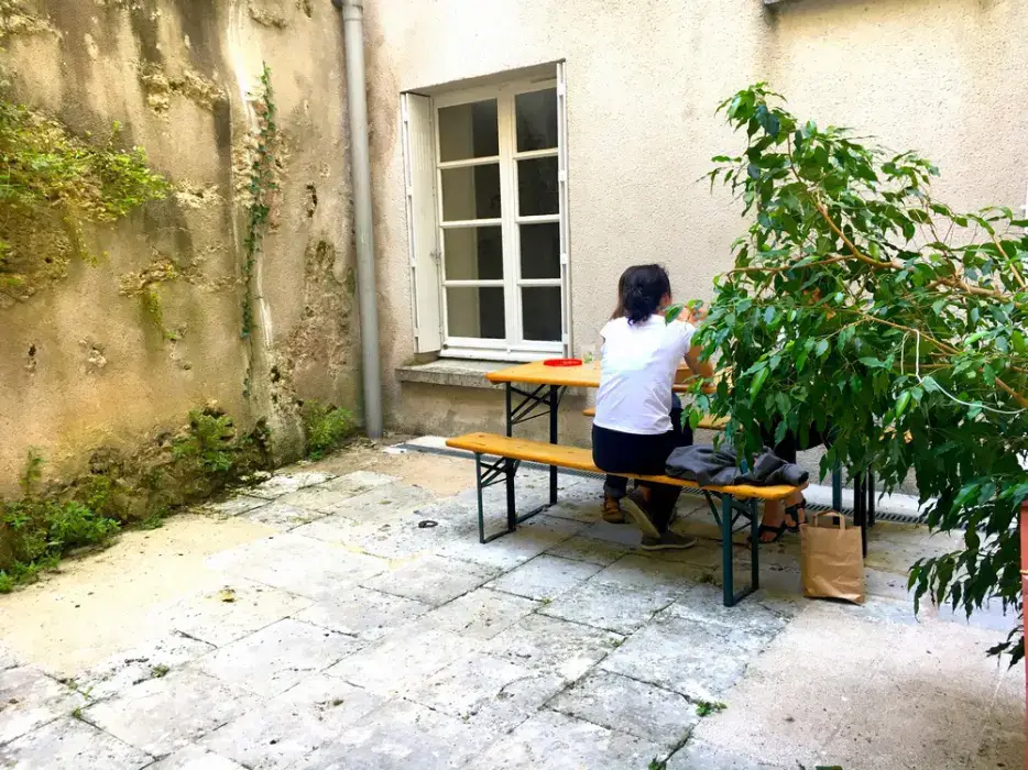 L'Hôte Bureau 8