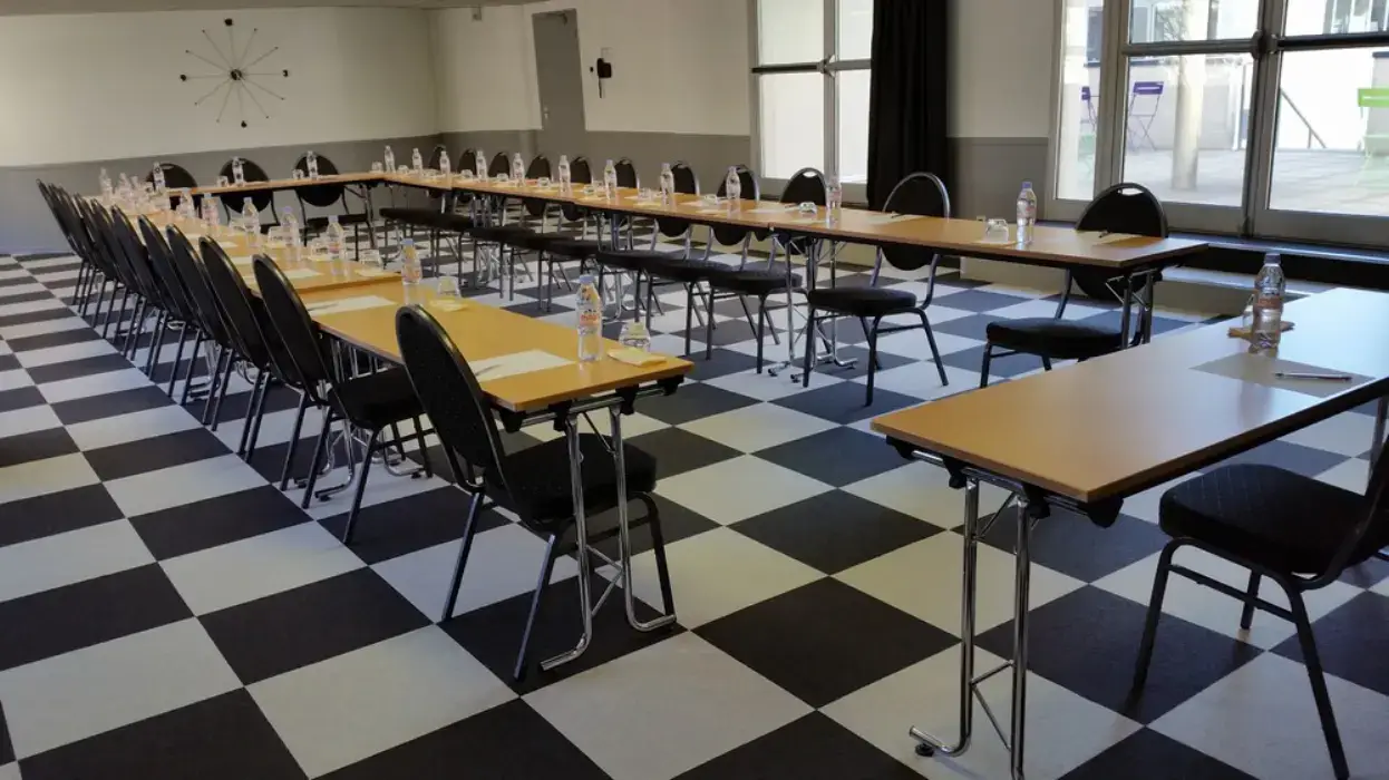 Kyriad Tours Saint Pierre des Corps 17