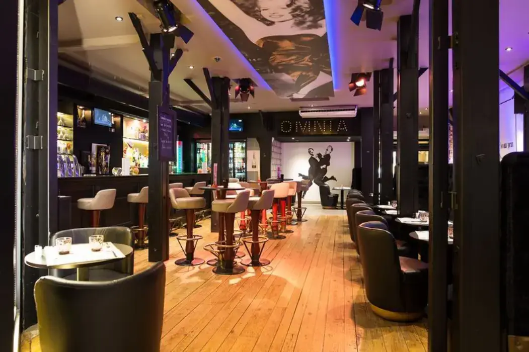 Omnia restaurant 4