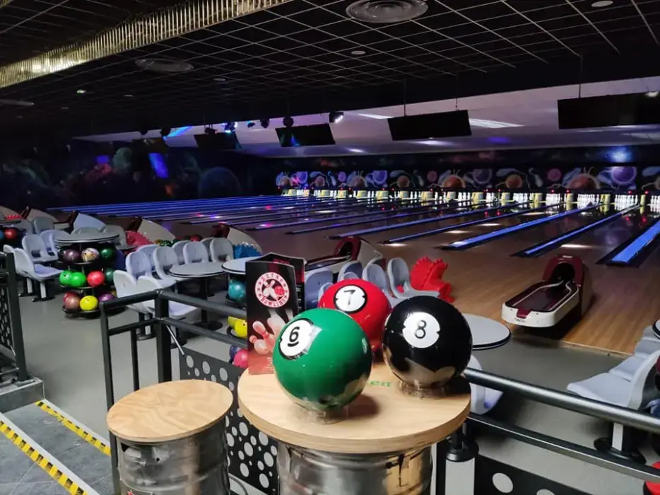 Retro Bowling