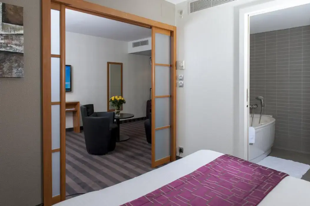 Brit Hotel Belfort Centre Le Boréal 6