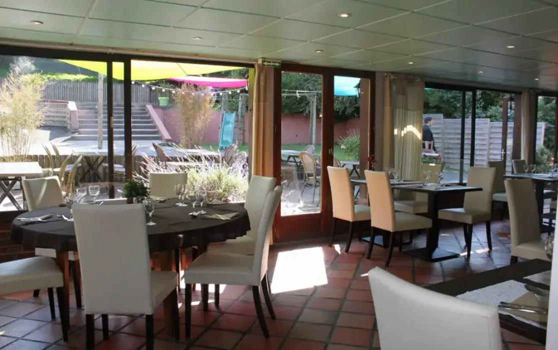 Hôtel Restaurant Eolienne 9