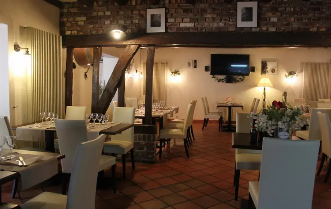 Hôtel Restaurant Eolienne 10