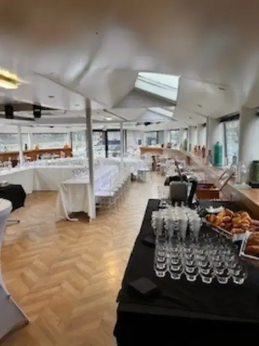 Le VIP Paris Yacht Hotel 3