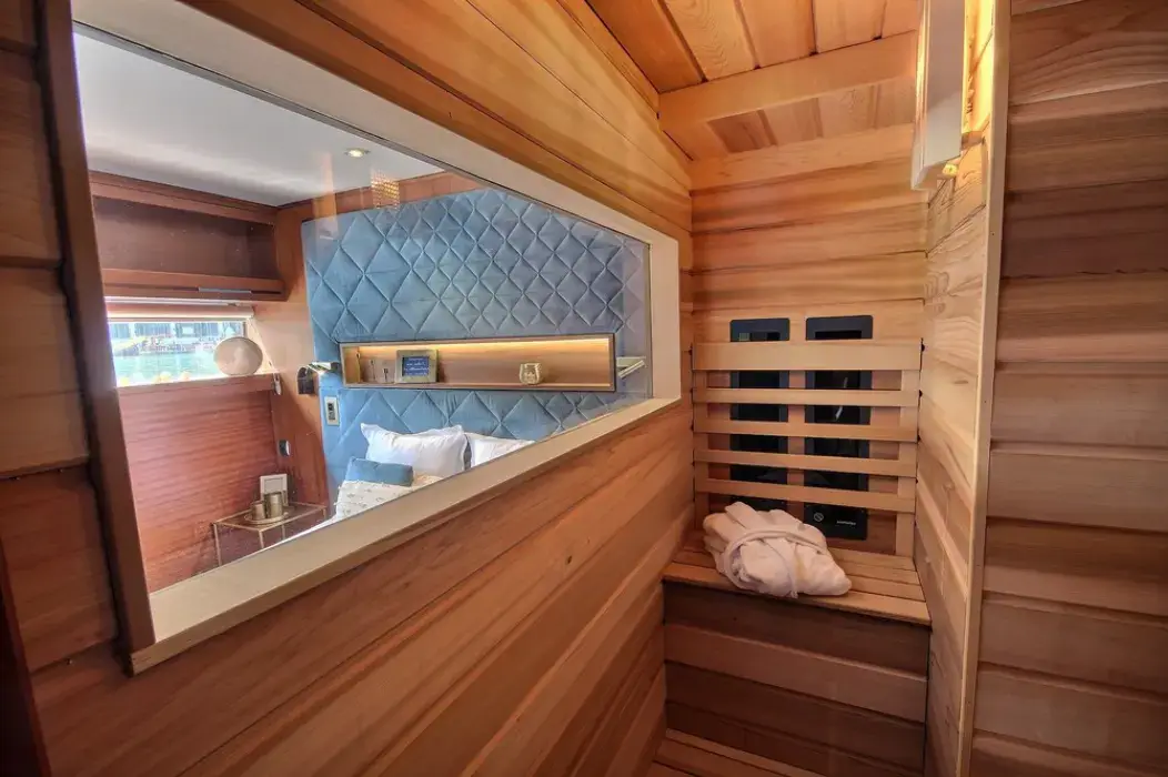 Le VIP Paris Yacht Hotel 19
