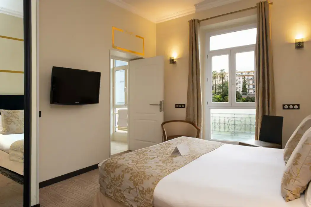 Hôtel West End 25