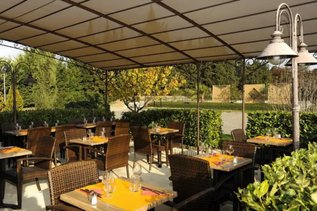 Brit Hôtel Avignon Sud, Le Calendal 8