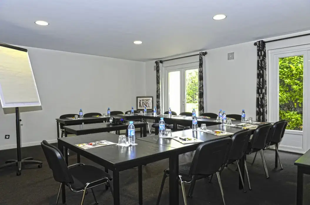 Brit Hôtel Avignon Sud, Le Calendal 14