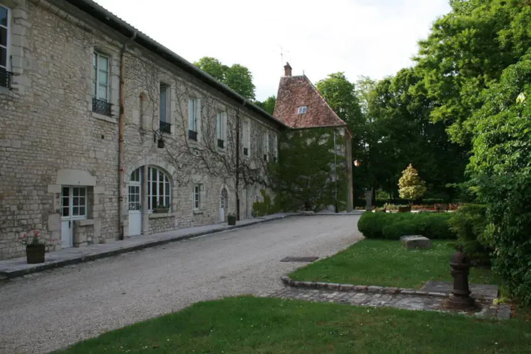 Abbaye Royale Notre Dame de Cercanceaux 5