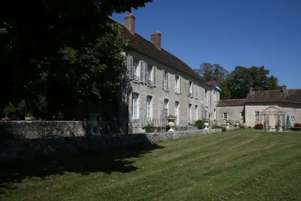 Abbaye Royale Notre Dame de Cercanceaux 8
