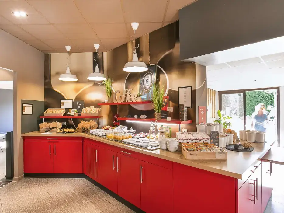 Ibis Avignon Sud 8