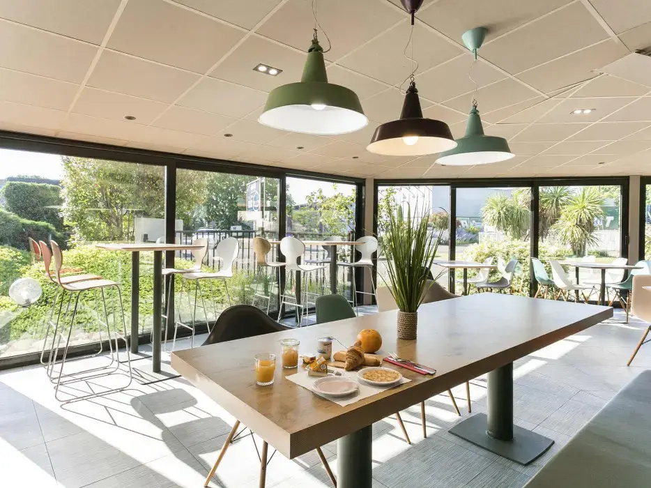 Ibis Avignon Sud 9