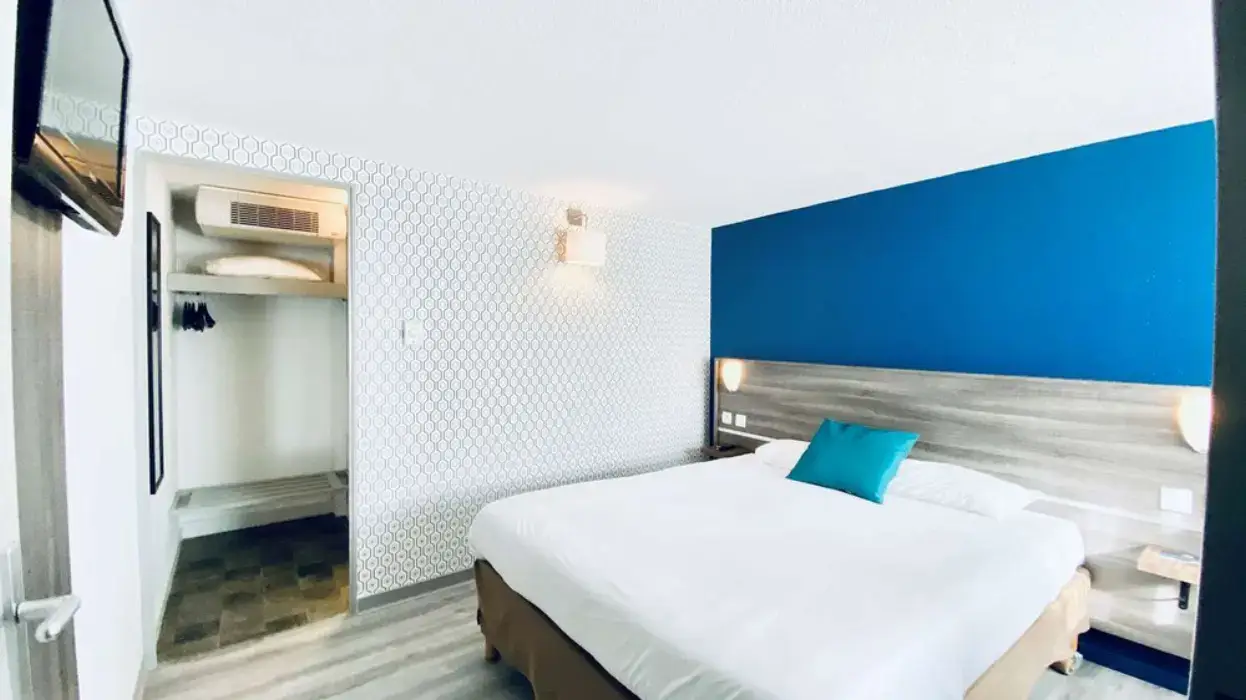 Kyriad Peronne 9