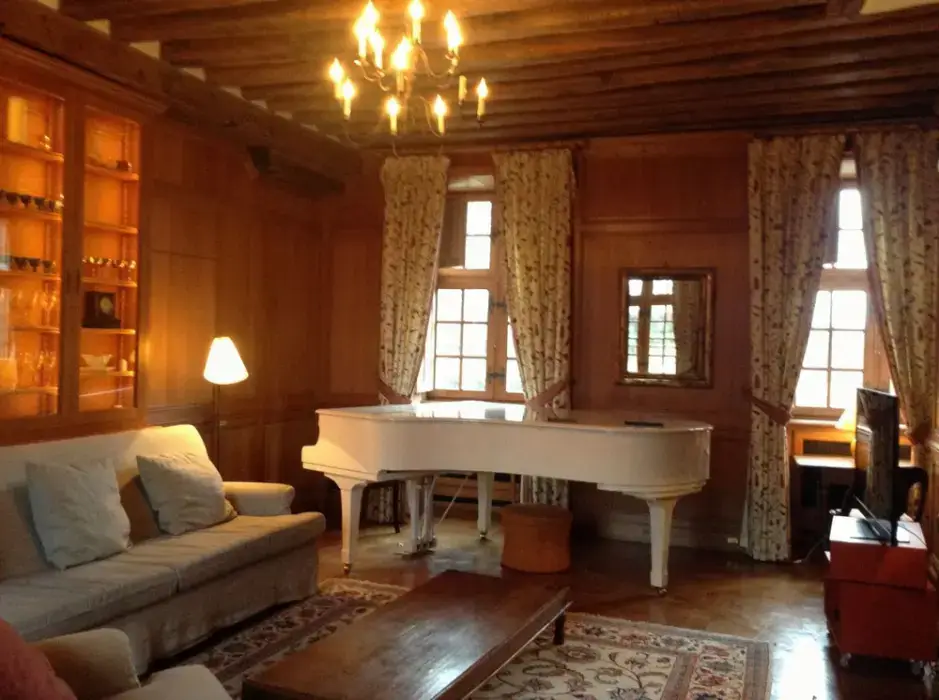 Château de La Cour Senlisse 11