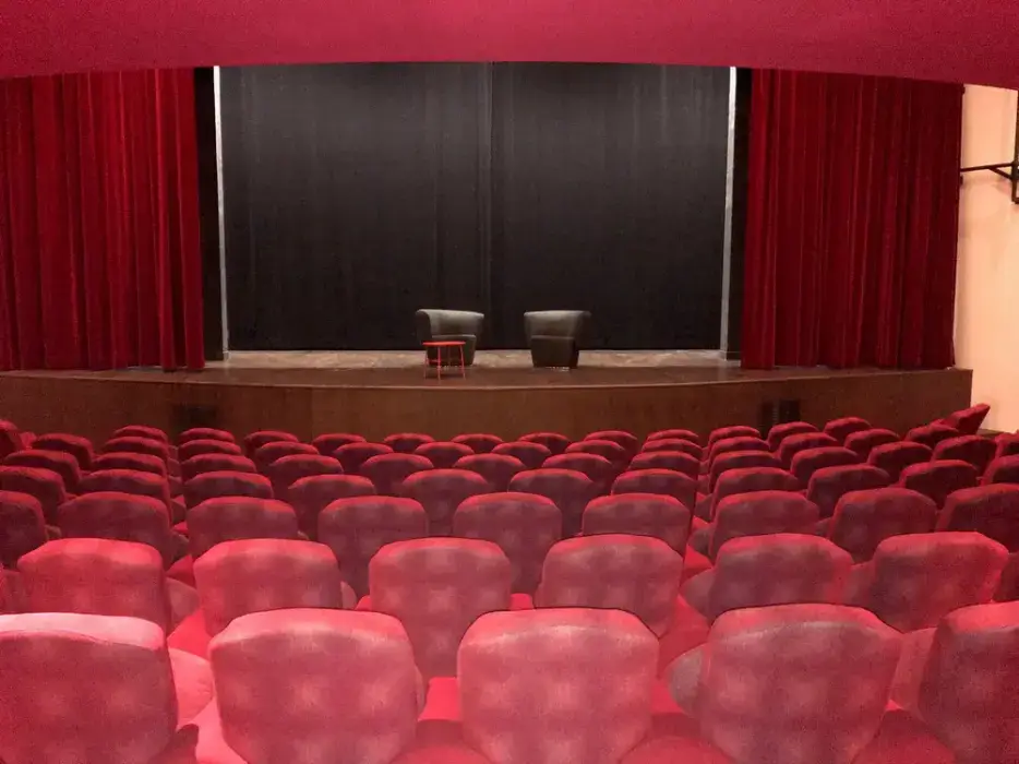 Théâtre de l'Alliance Française 6