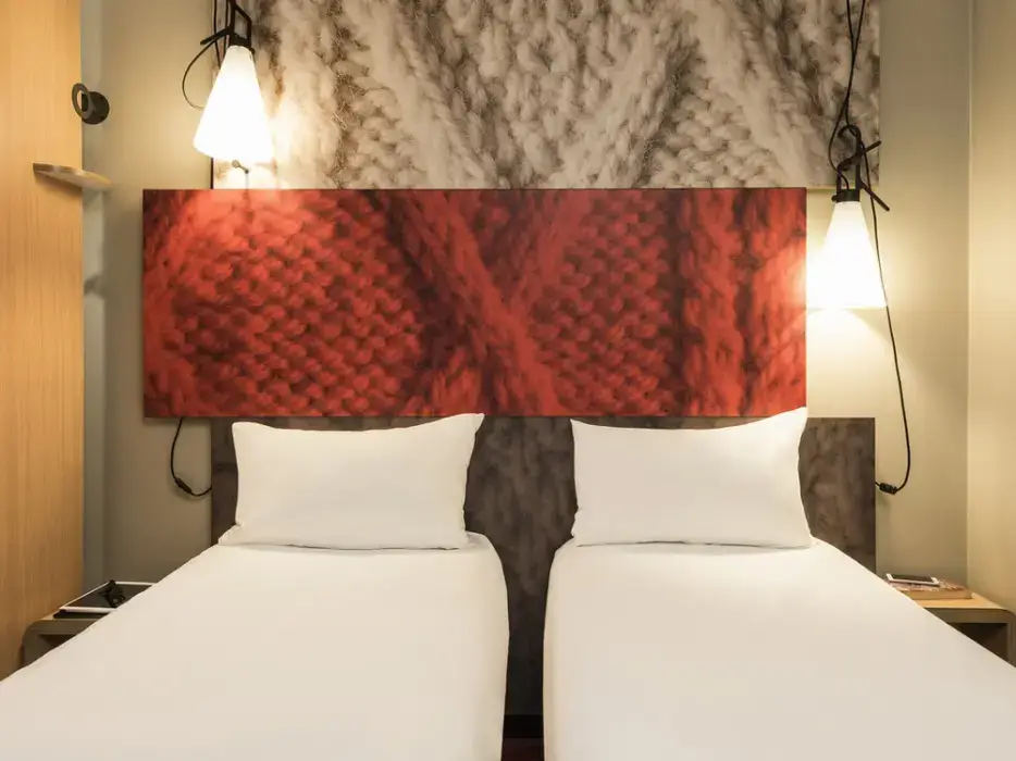 Ibis Lyon Caluire Cité Internationale 7
