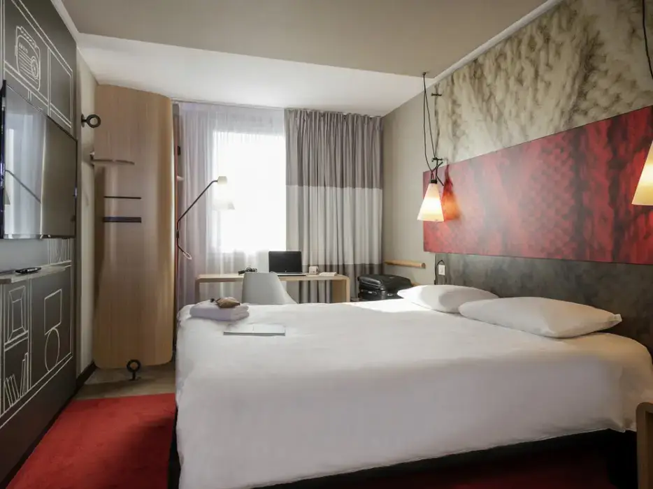 Ibis Lyon Caluire Cité Internationale 8