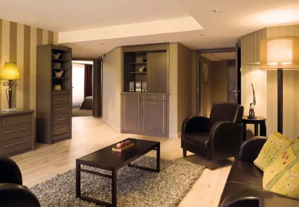 Hostellerie des Châteaux  SPA 10