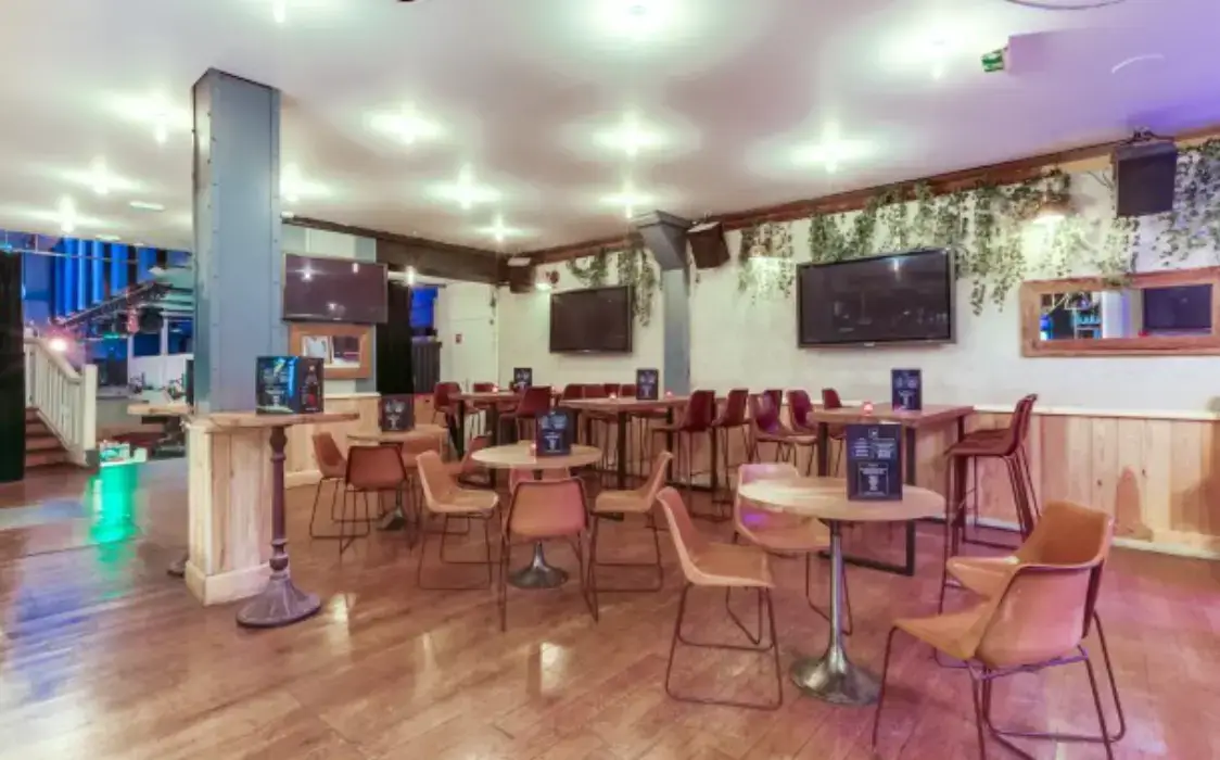 Le Bal Rock restaurant 8