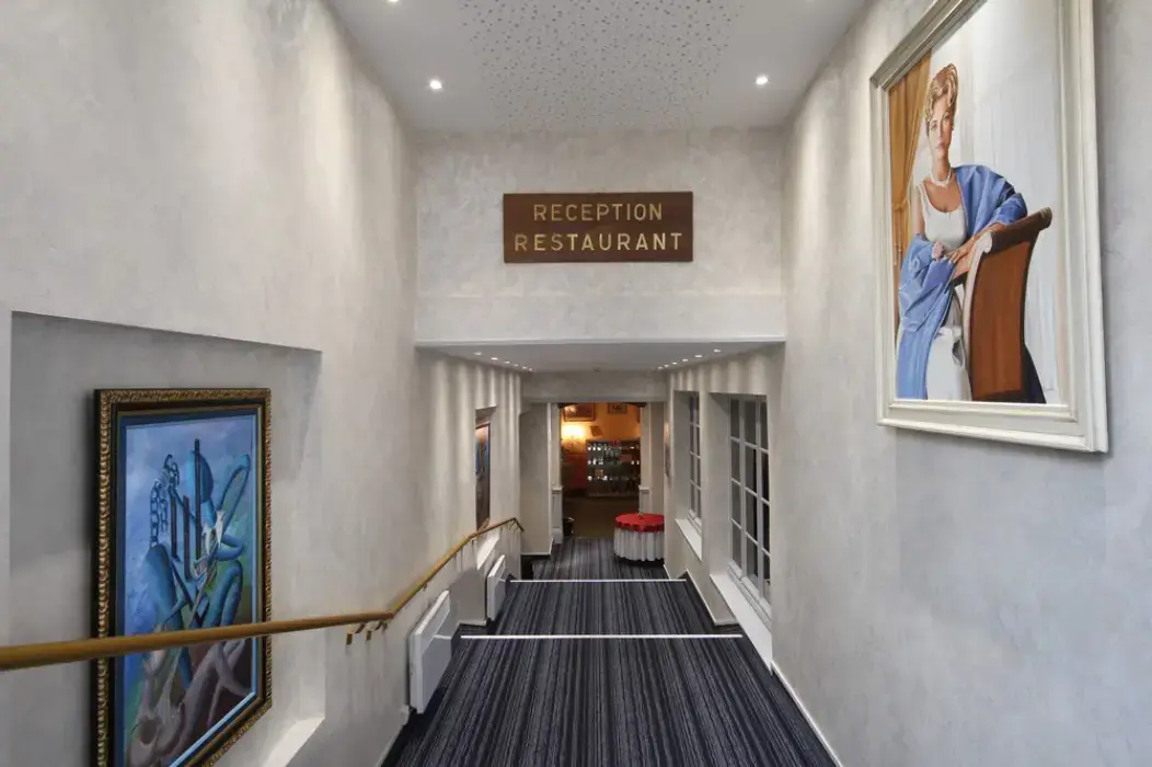 Brit Hotel du Dauphin 5