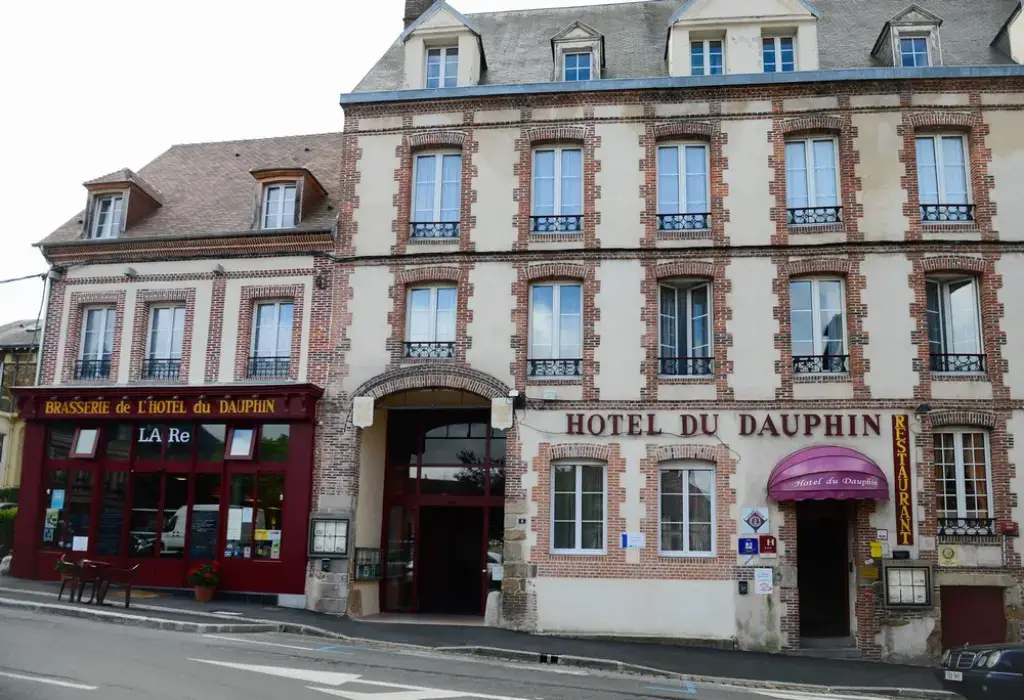 Brit Hotel du Dauphin 19