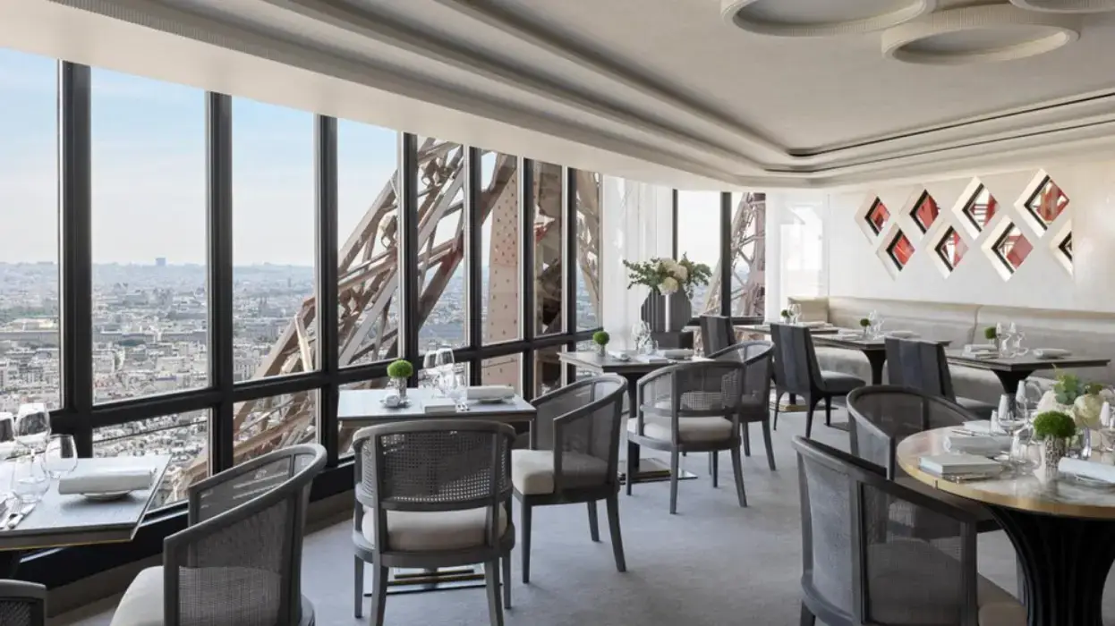 Restaurant le Jules Verne 3