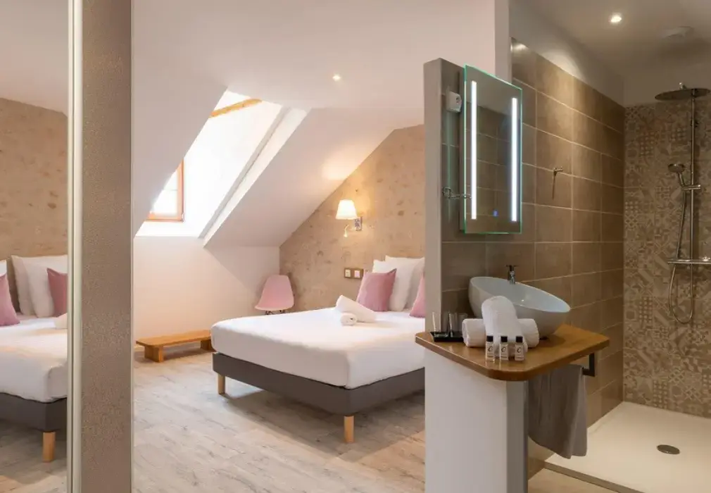 The Originals, Le Manoir de Pierre Levee 4