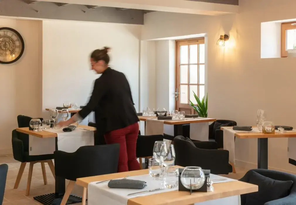 The Originals, Le Manoir de Pierre Levee 10