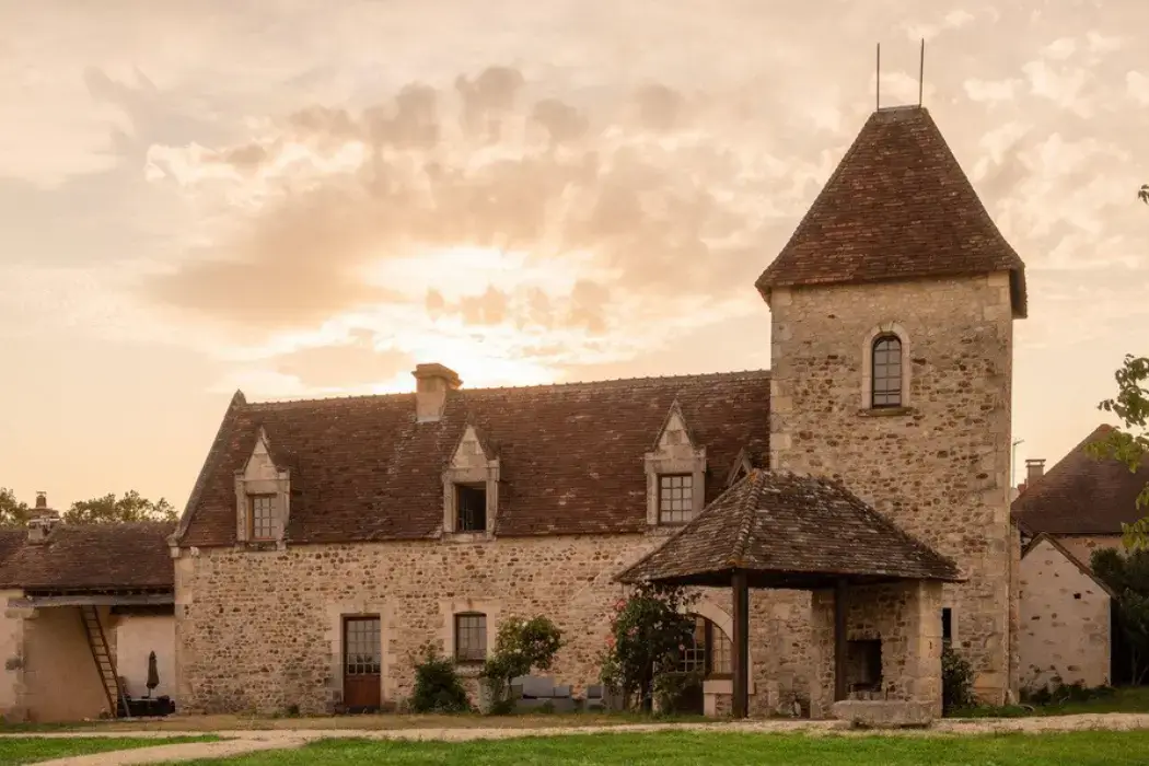 The Originals, Le Manoir de Pierre Levee 12