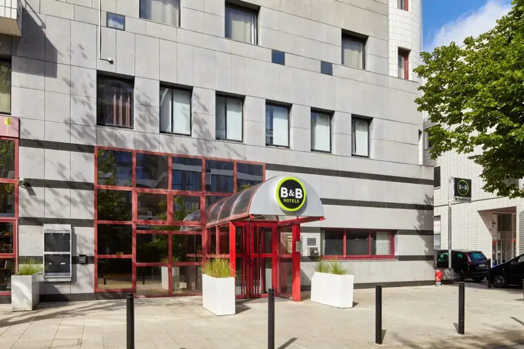 B and B Hôtel Saint-Quentin-en-Yvelines Centre Gare 7