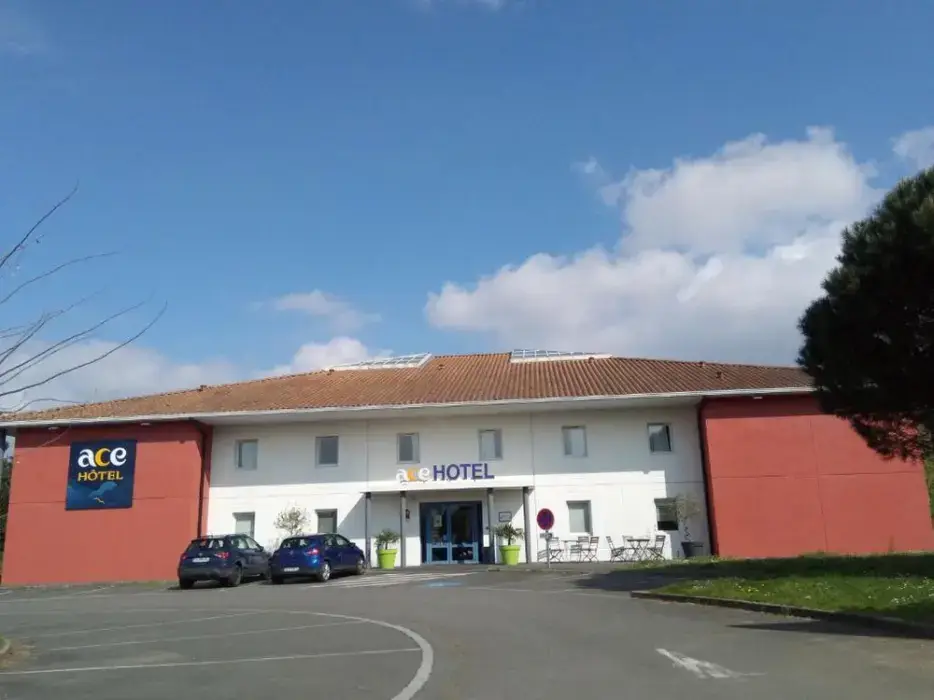 Ace Hôtel Vendée Sainte Hermine 4